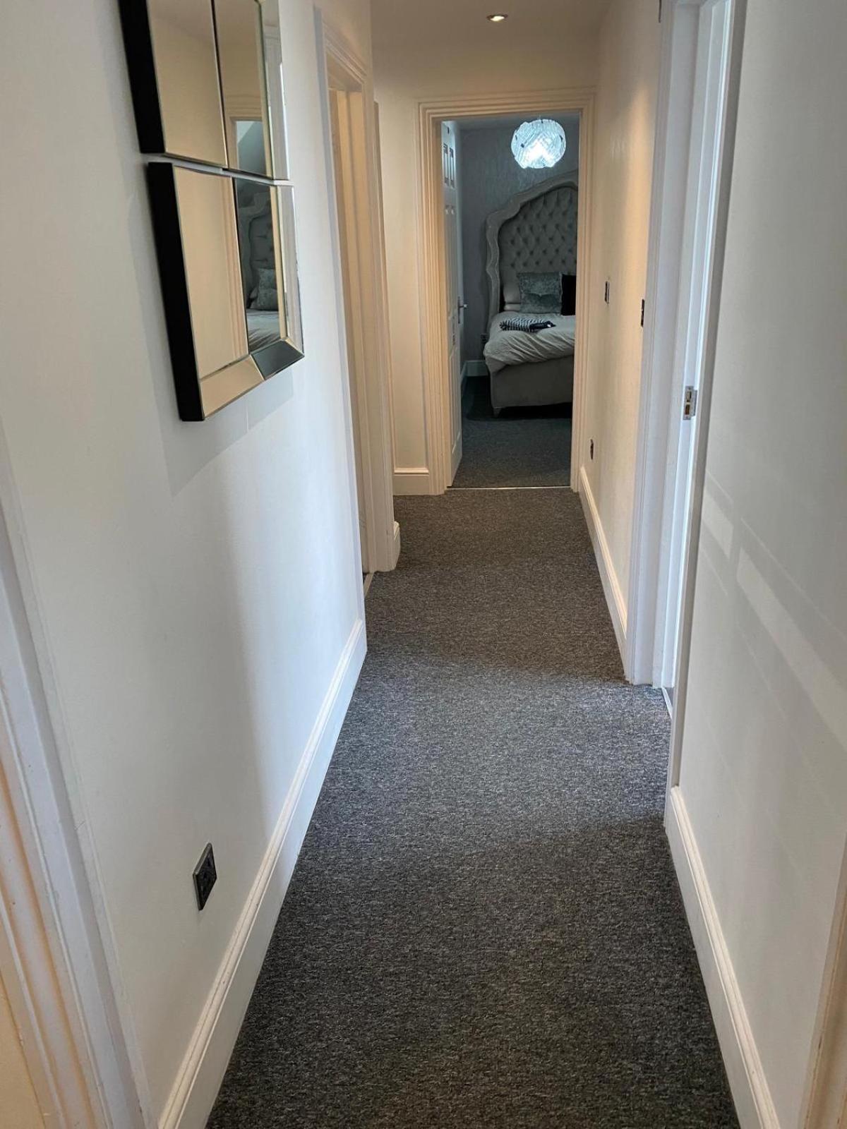Meadow View Flat 1 Daire Hurst Dış mekan fotoğraf